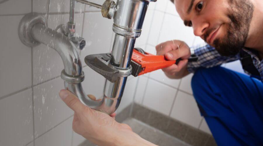 Expert burst pipe repair services in Pemberville, OH